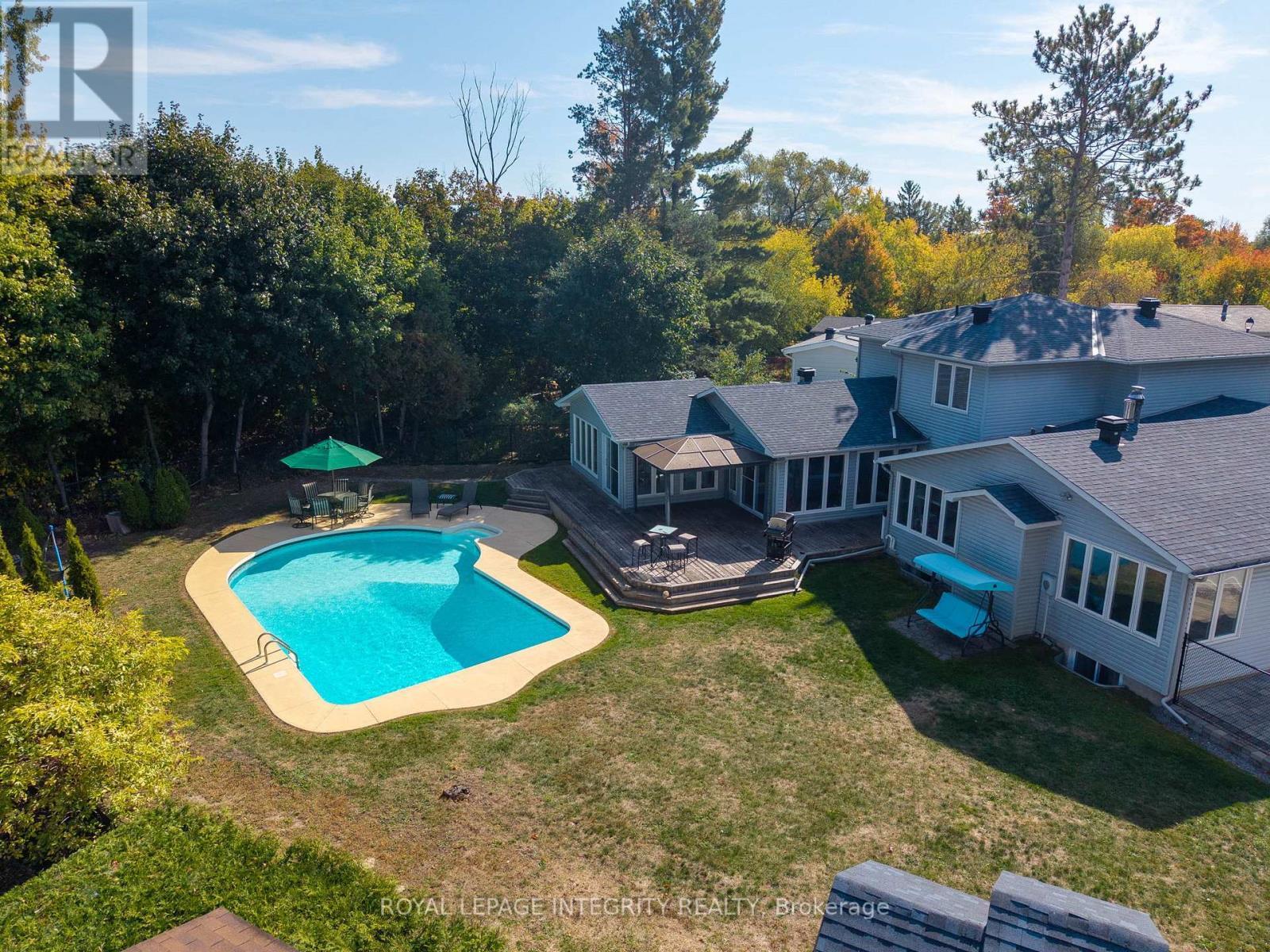 16 St Andrews Circle, Ottawa, ON - Outdoor With In Ground Pool