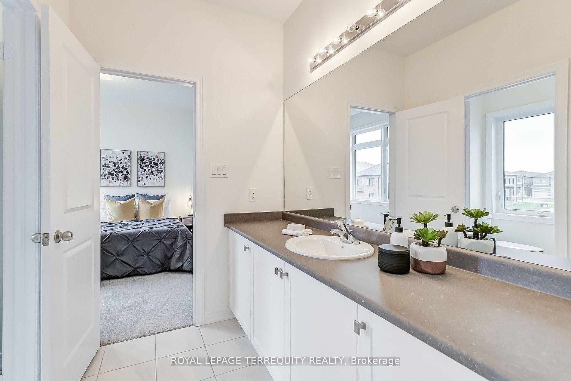 244 Mckean Drive, Whitchurch-Stouffville, ON - Indoor Photo Showing Bathroom