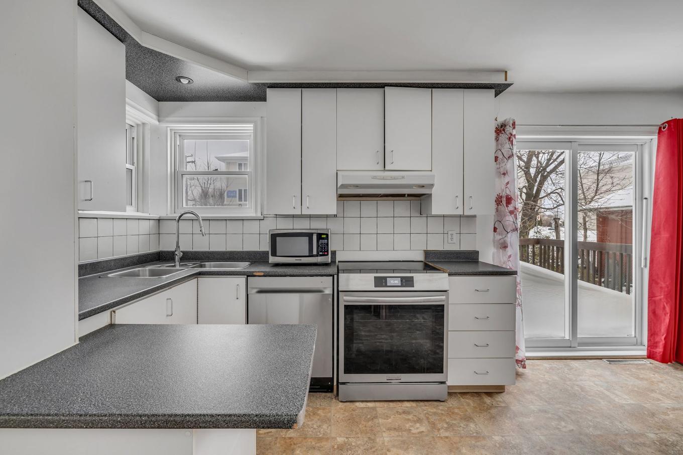 Cuisine - 92 Rue St-Édouard, Lévis (Desjardins), QC - Indoor Photo Showing Kitchen With Double Sink
