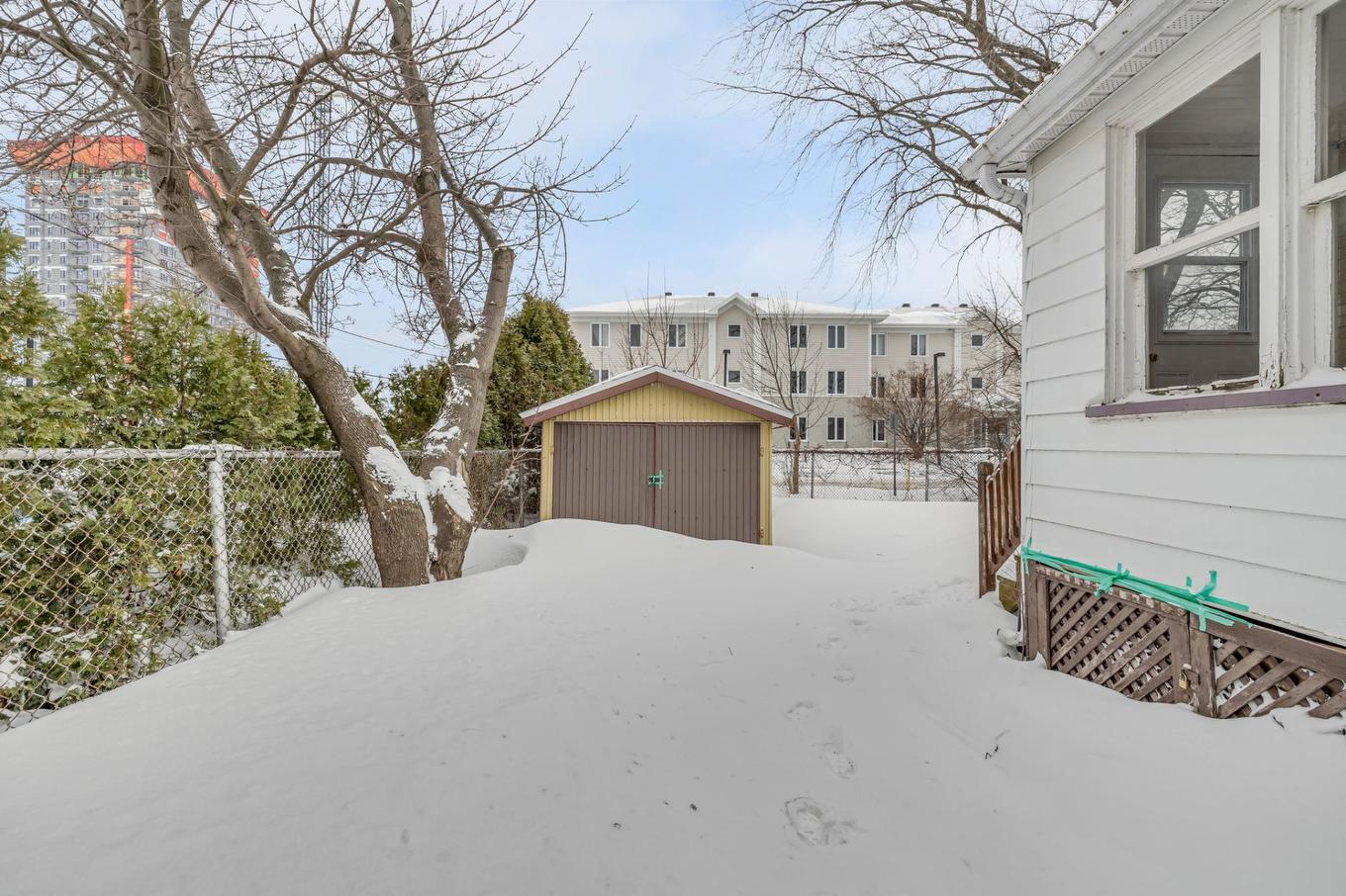 Garage - 92 Rue St-Édouard, Lévis (Desjardins), QC - Outdoor