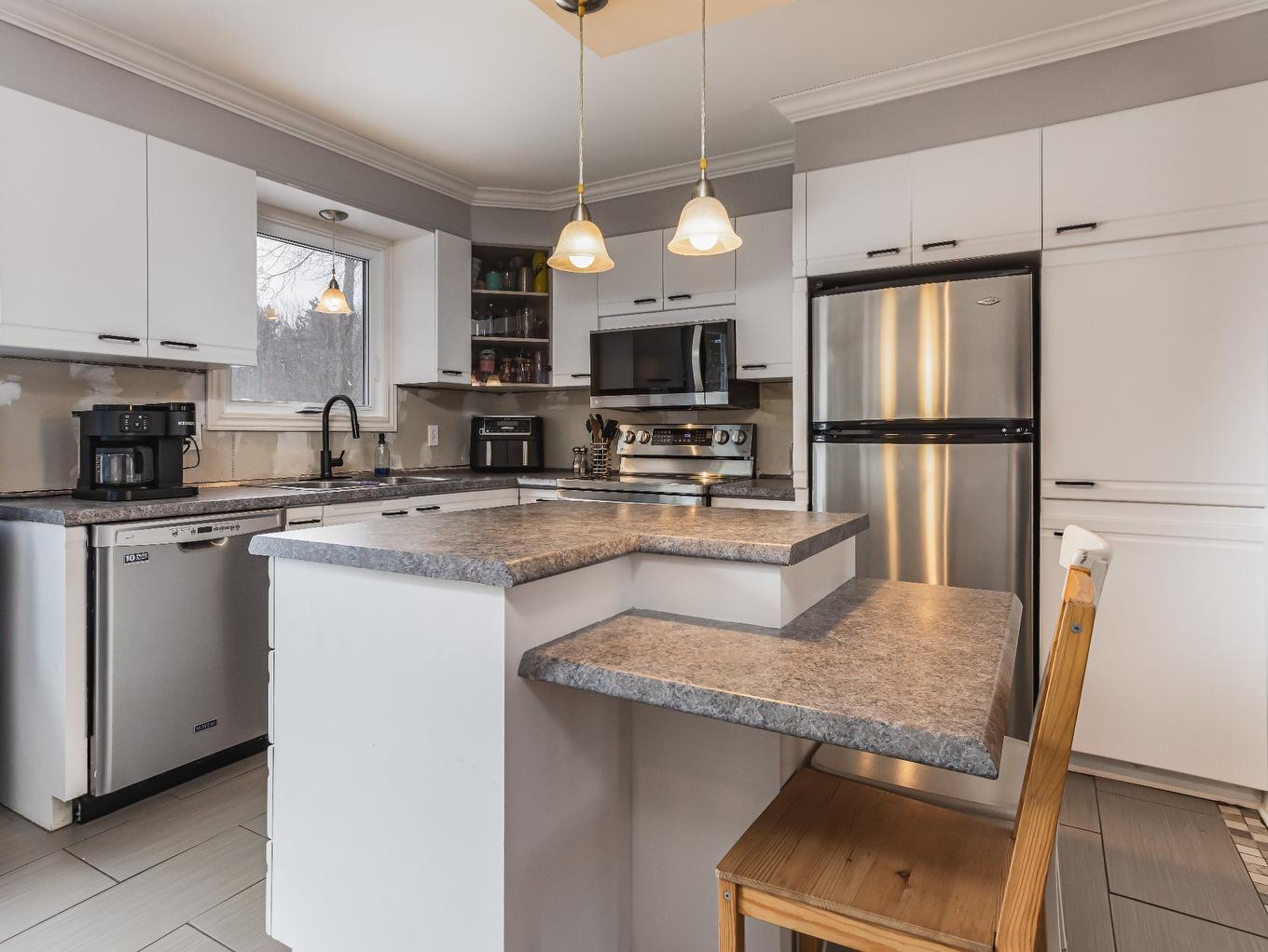 Autre - 1530 Route De La Cité-Des-Jeunes, Saint-Lazare, QC - Indoor Photo Showing Kitchen