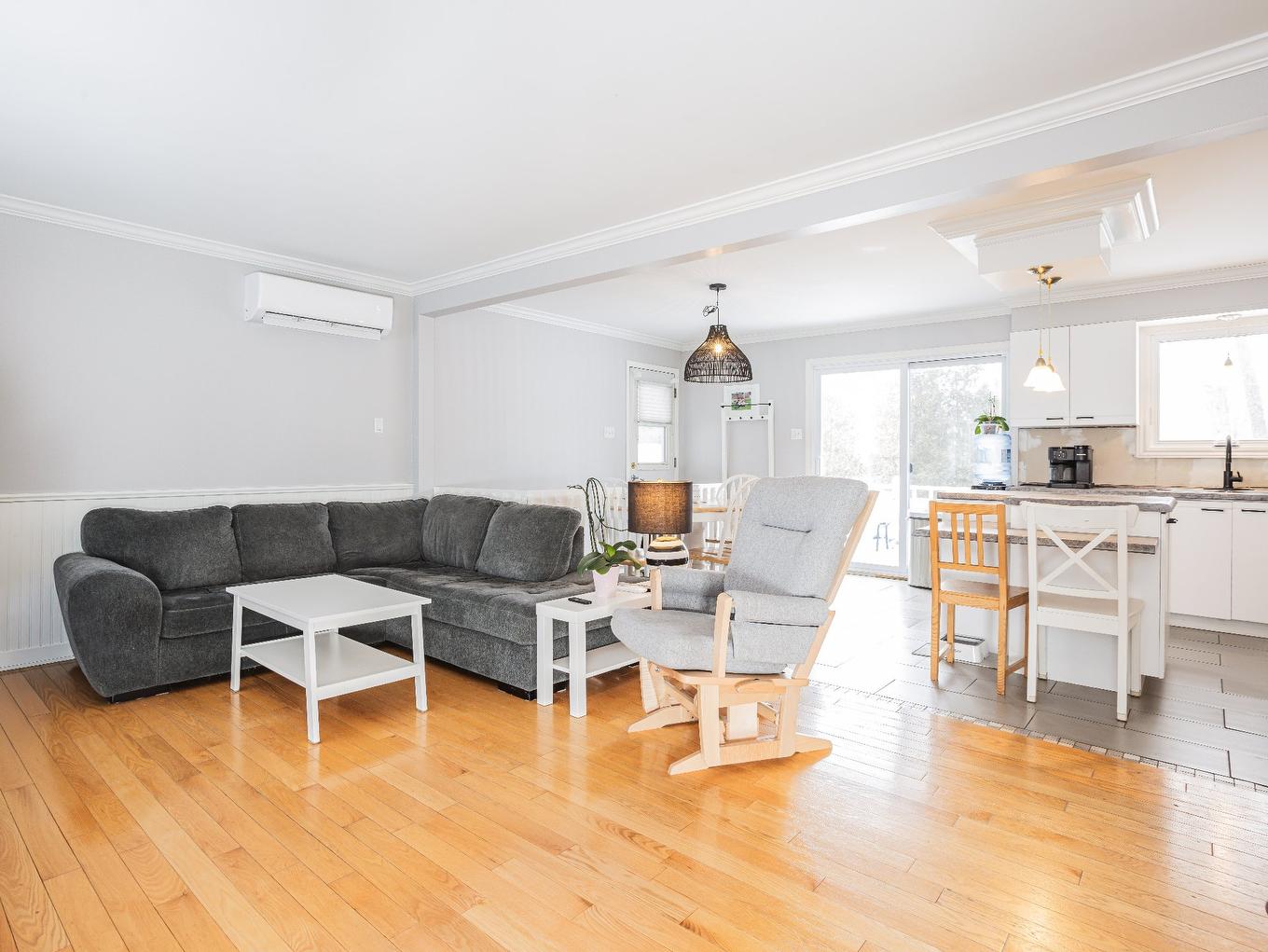 Autre - 1530 Route De La Cité-Des-Jeunes, Saint-Lazare, QC - Indoor Photo Showing Living Room