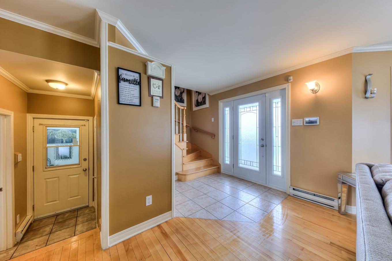 Hall - 20500 Rue Des Sports, Mirabel, QC - Indoor Photo Showing Other Room