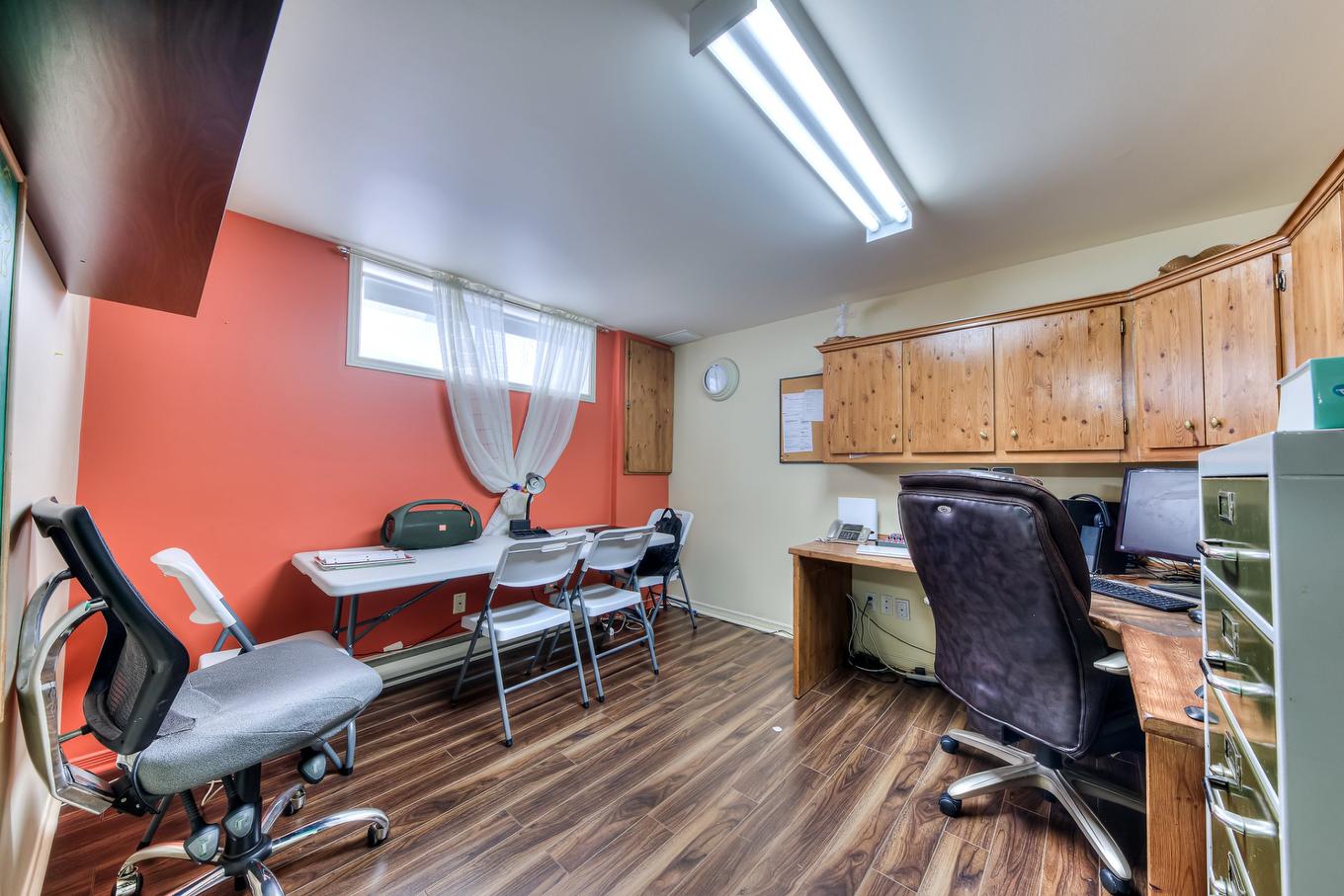 Office - 20500 Rue Des Sports, Mirabel, QC - Indoor Photo Showing Office