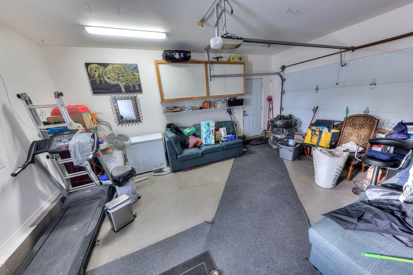 Garage - 20500 Rue Des Sports, Mirabel, QC - Indoor Photo Showing Garage