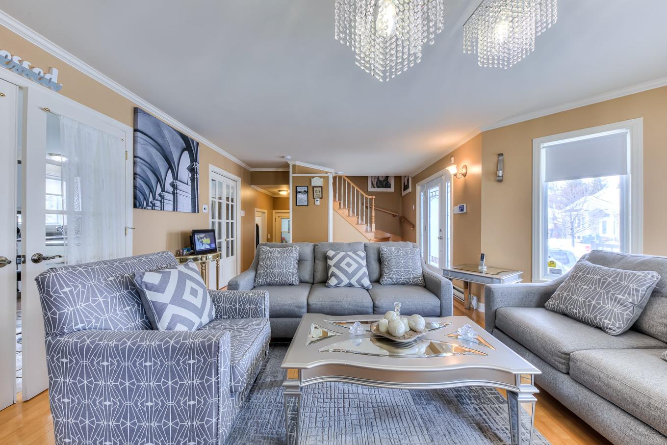 Living room - 20500 Rue Des Sports, Mirabel, QC - Indoor Photo Showing Living Room