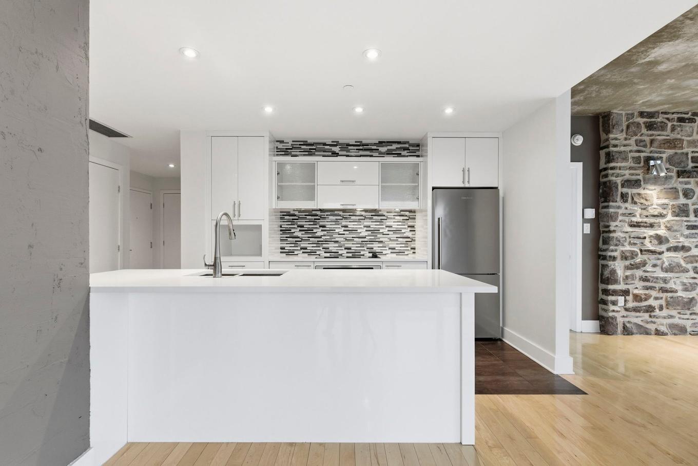 Kitchen - 611-50 Rue Des Seigneurs, Montréal (Le Sud-Ouest), QC - Indoor Photo Showing Kitchen With Upgraded Kitchen