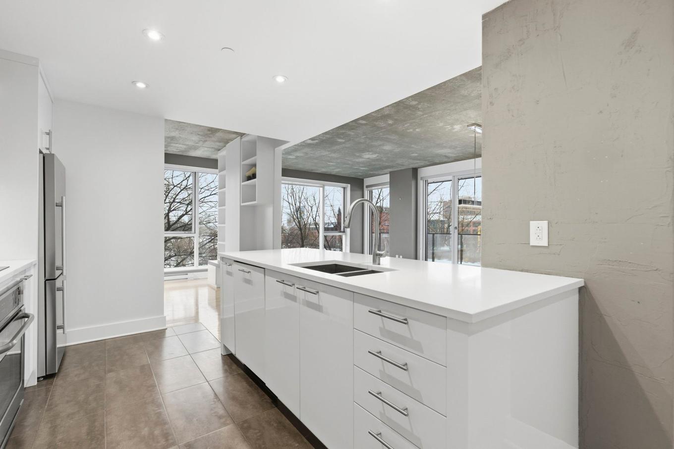 Kitchen - 611-50 Rue Des Seigneurs, Montréal (Le Sud-Ouest), QC - Indoor Photo Showing Kitchen With Double Sink With Upgraded Kitchen