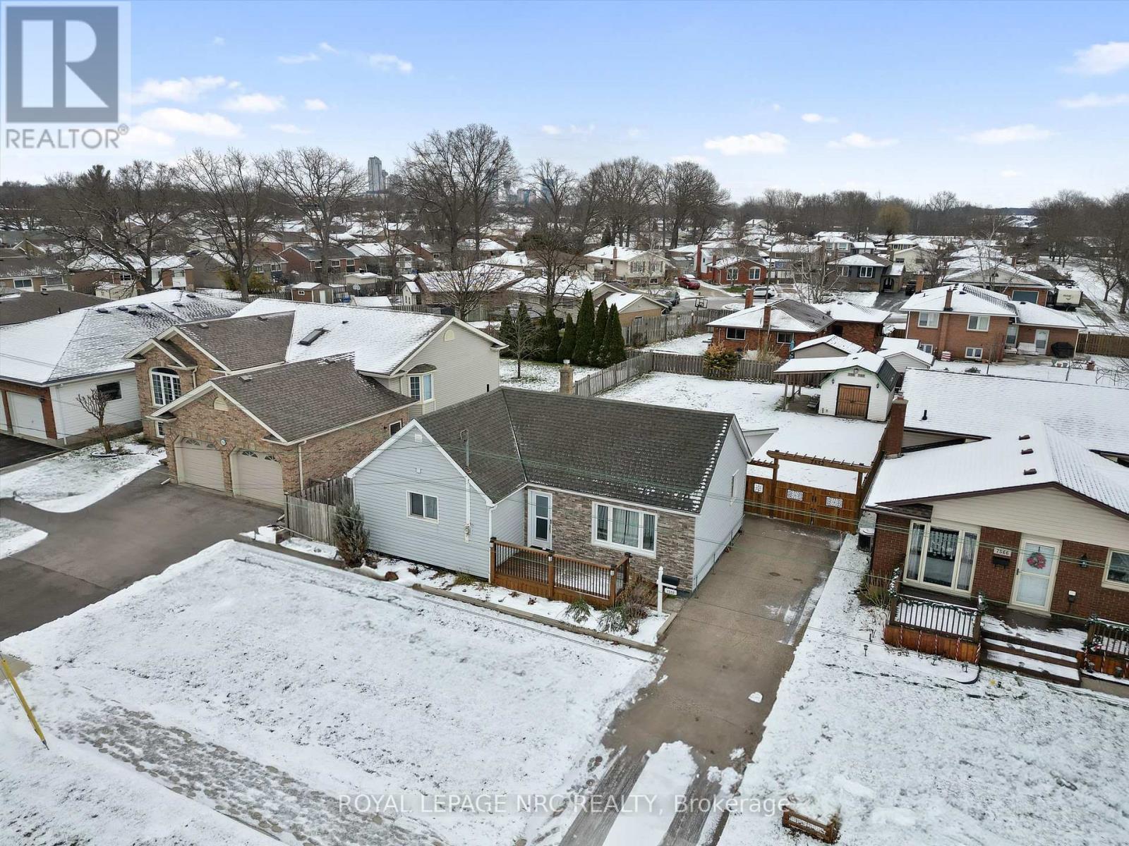 7552 Dorchester Road, Niagara Falls (Oldfield), ON - Outdoor