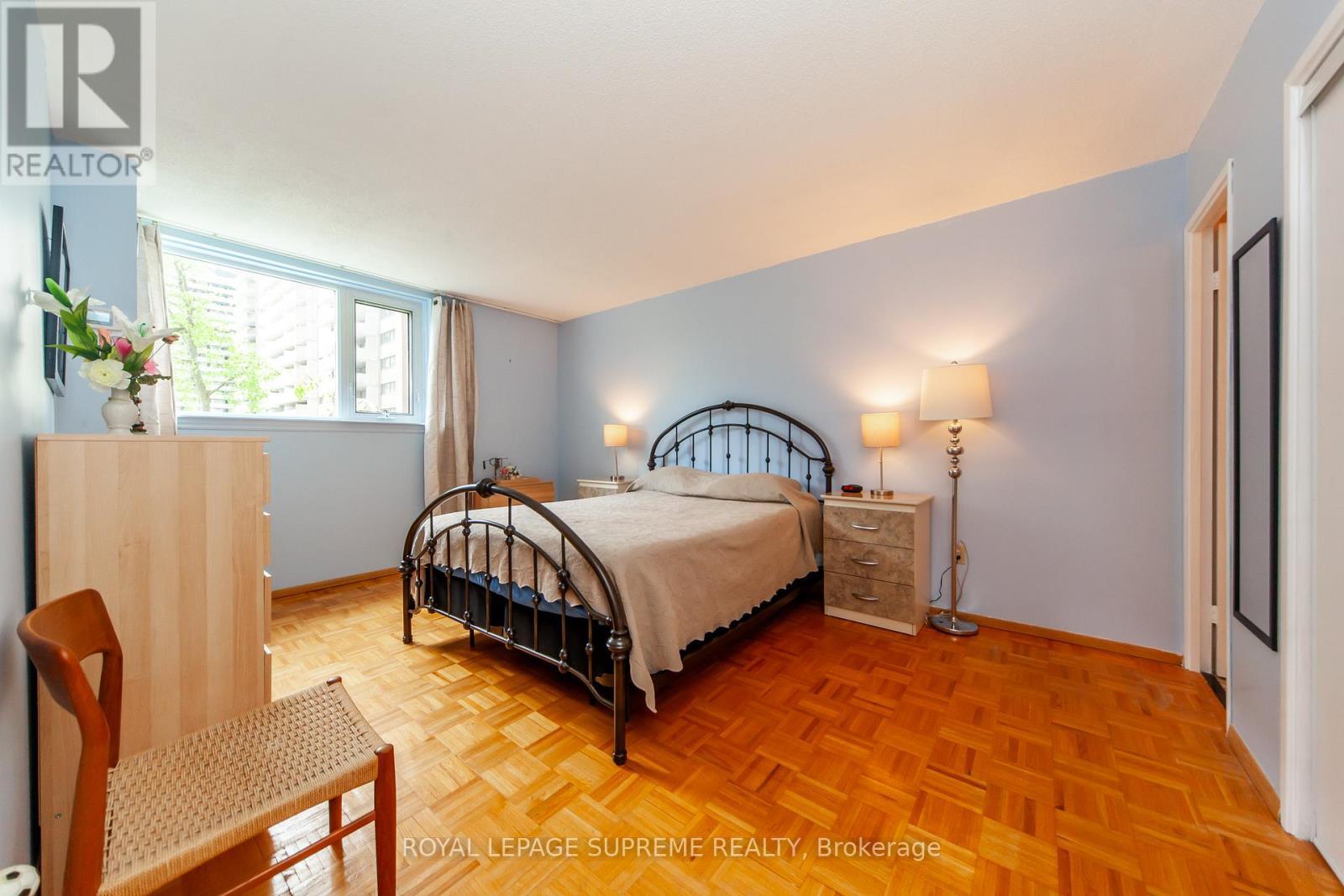 205 - 270 Scarlett Road, Toronto, ON - Indoor Photo Showing Bedroom