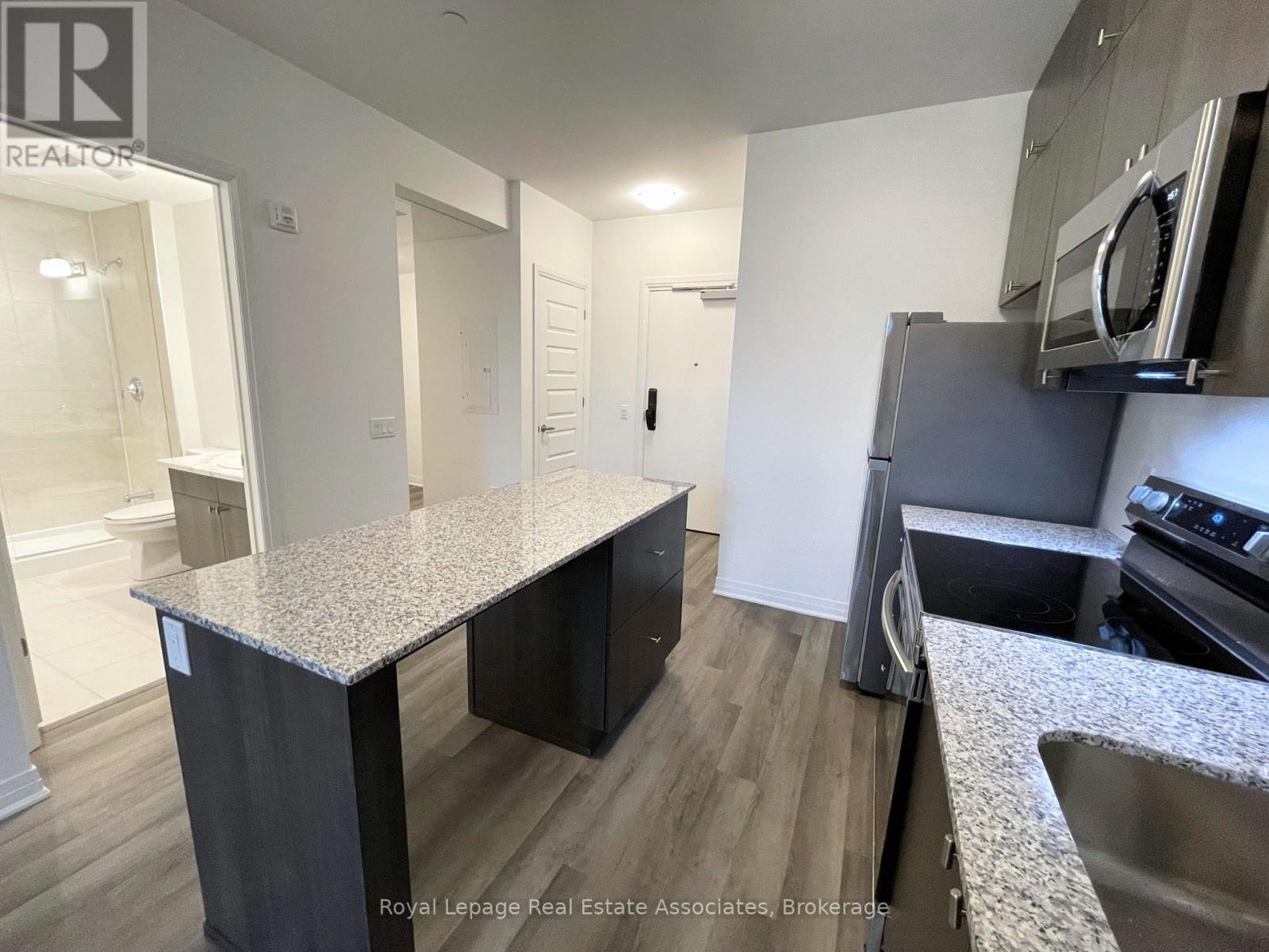 108 - 460 Gordon Krantz Avenue, Milton, ON - Indoor Photo Showing Kitchen