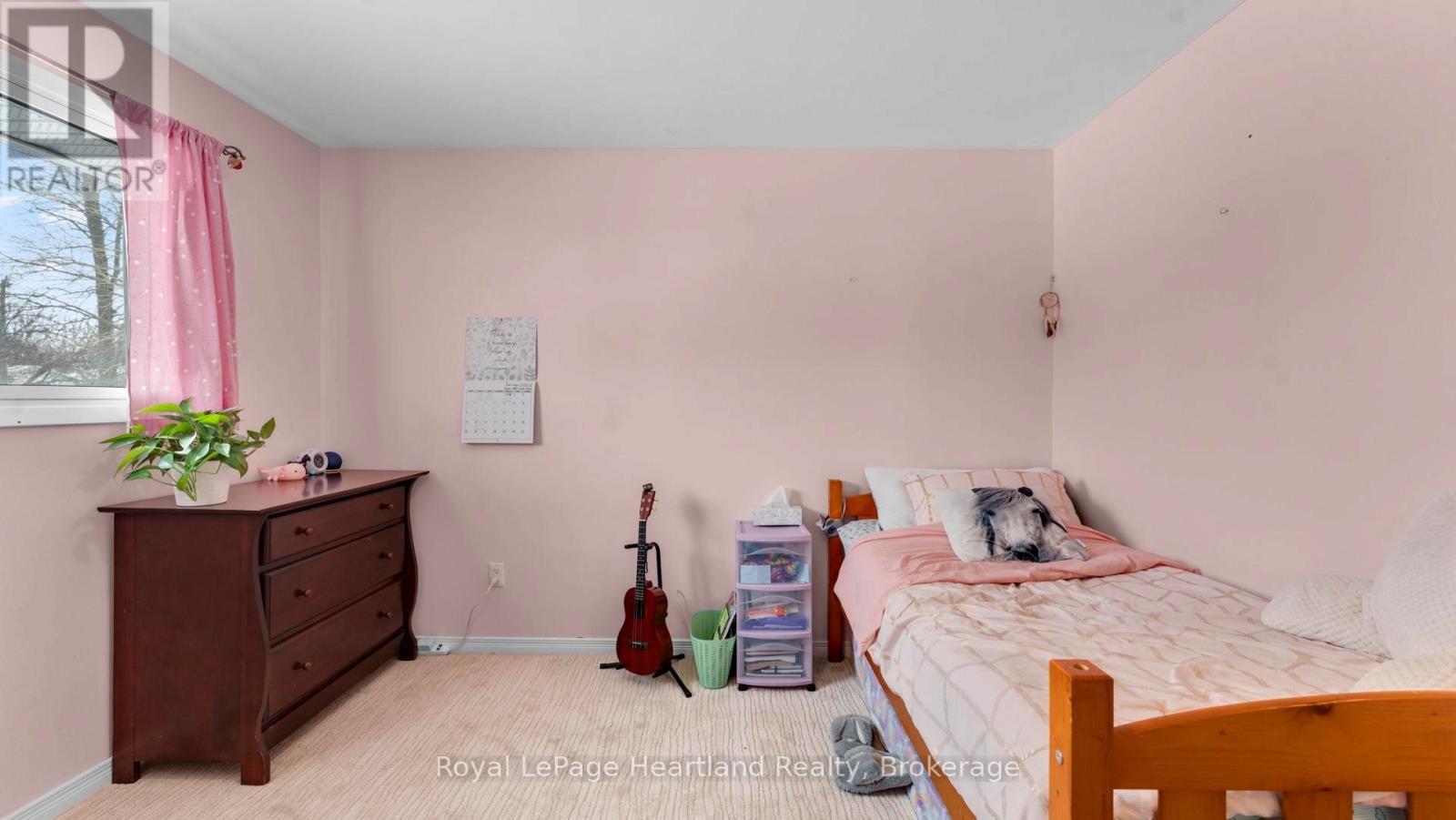 296 Walnut Street S, Goderich (Goderich (Town)), ON - Indoor Photo Showing Bedroom