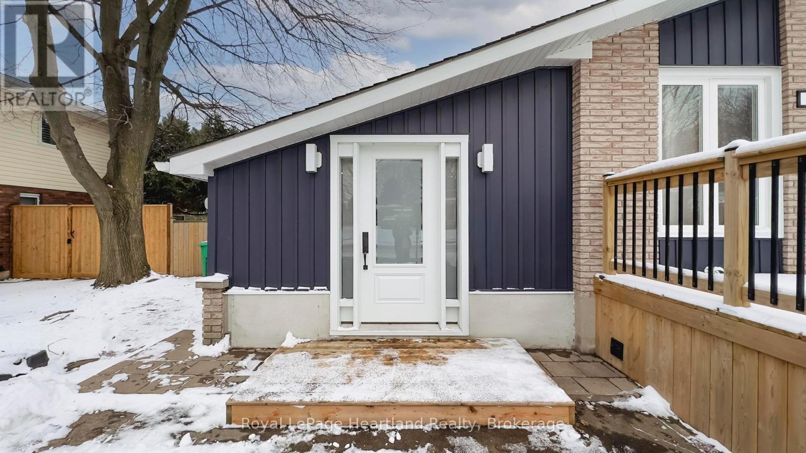 296 Walnut Street S, Goderich (Goderich (Town)), ON - Outdoor