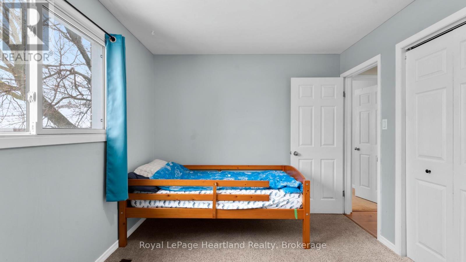 296 Walnut Street S, Goderich (Goderich (Town)), ON - Indoor Photo Showing Bedroom
