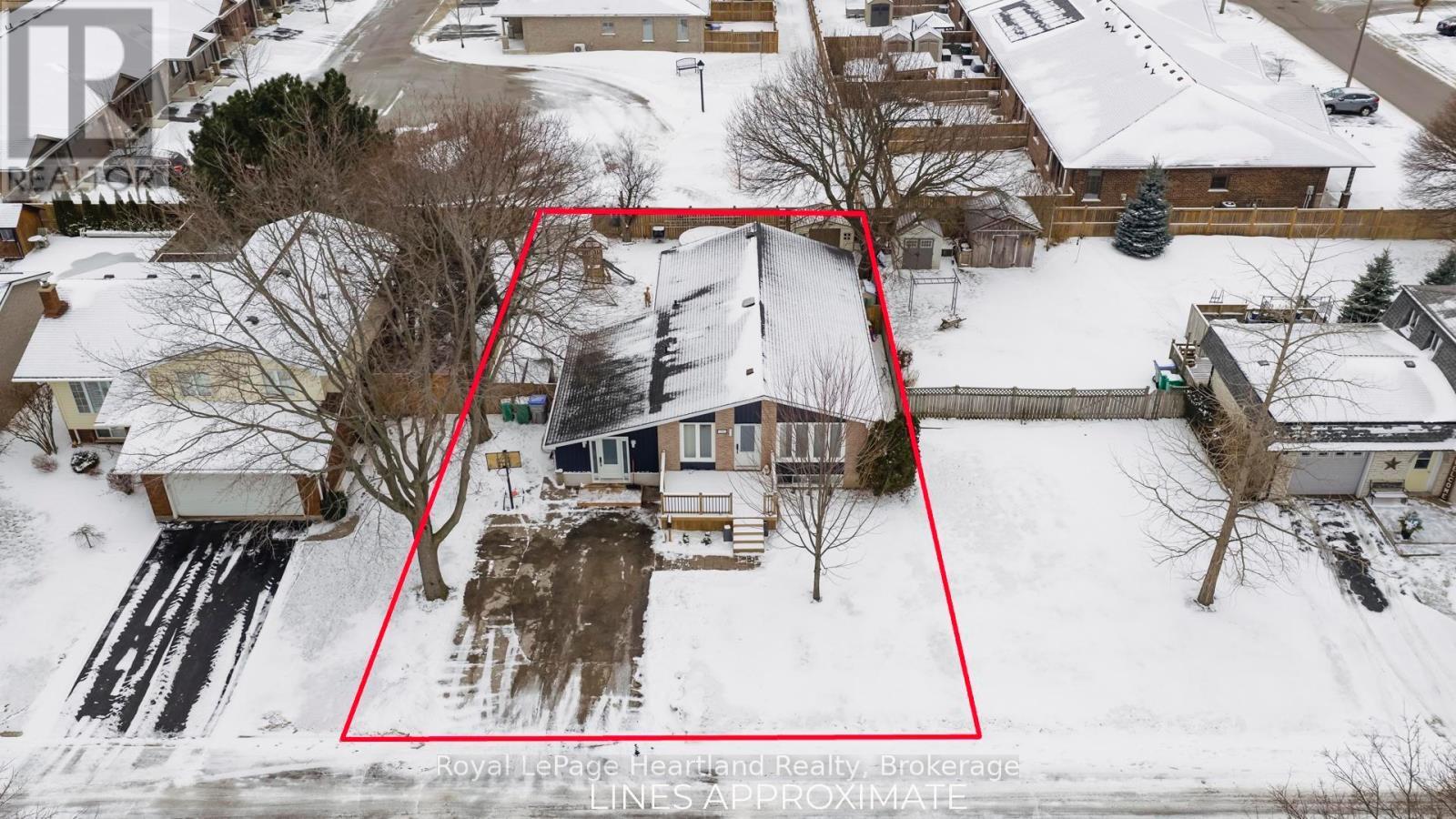 296 Walnut Street S, Goderich (Goderich (Town)), ON - Outdoor