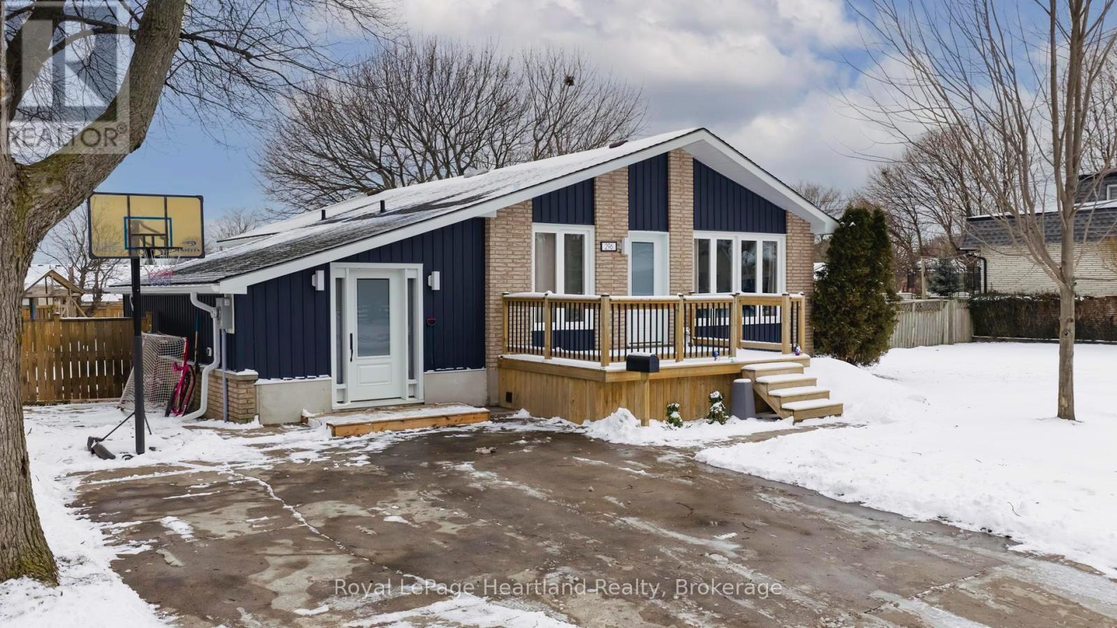 296 Walnut Street S, Goderich (Goderich (Town)), ON - Outdoor With Deck Patio Veranda