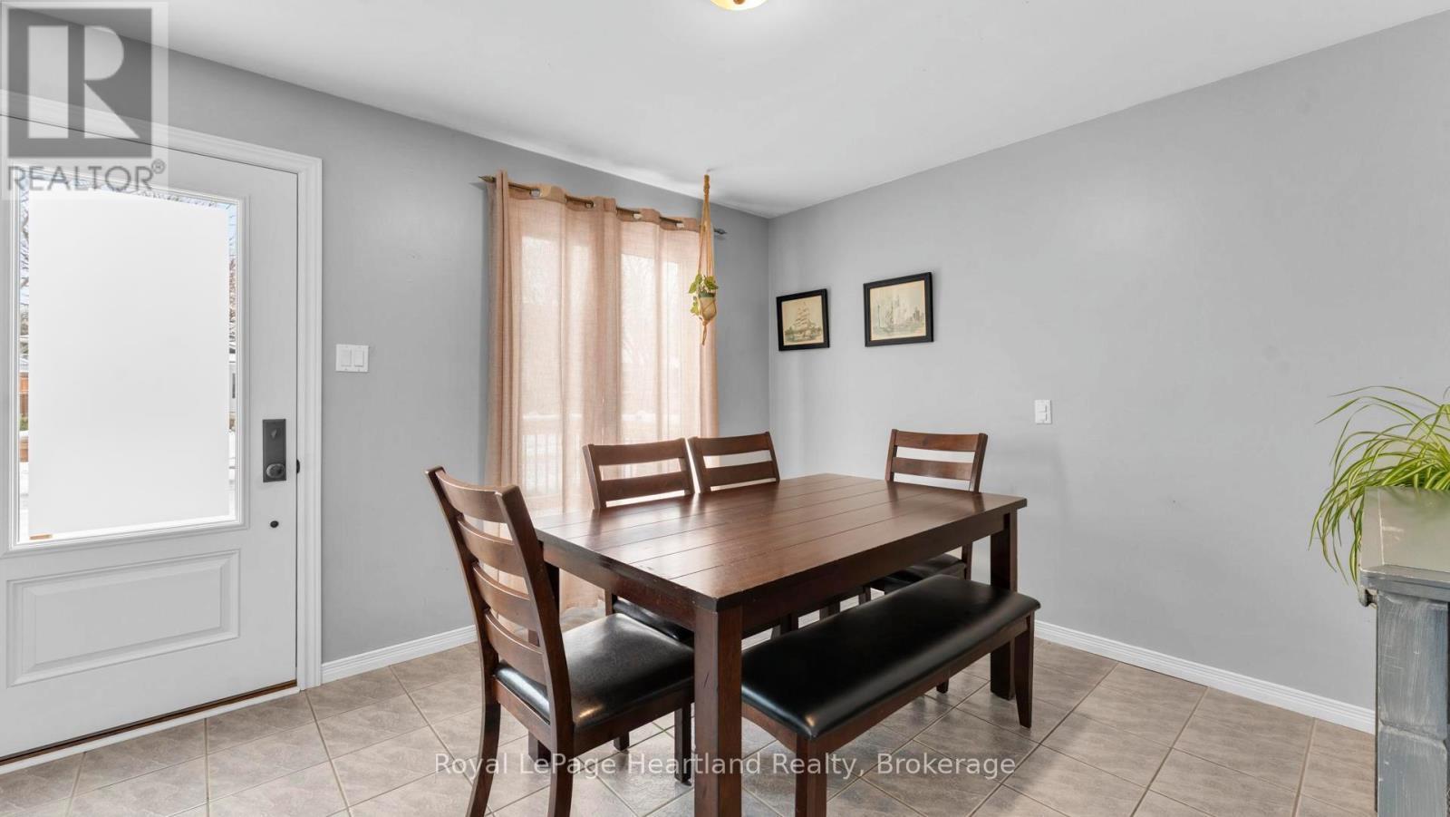 296 Walnut Street S, Goderich (Goderich (Town)), ON - Indoor Photo Showing Dining Room