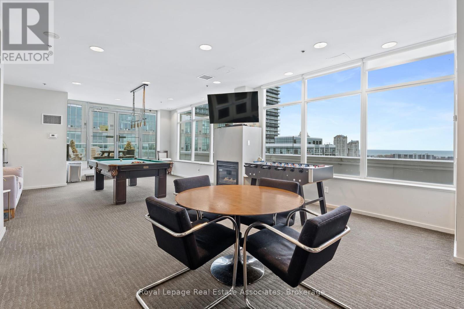 433 - 200 Manitoba Street, Toronto, ON - Indoor