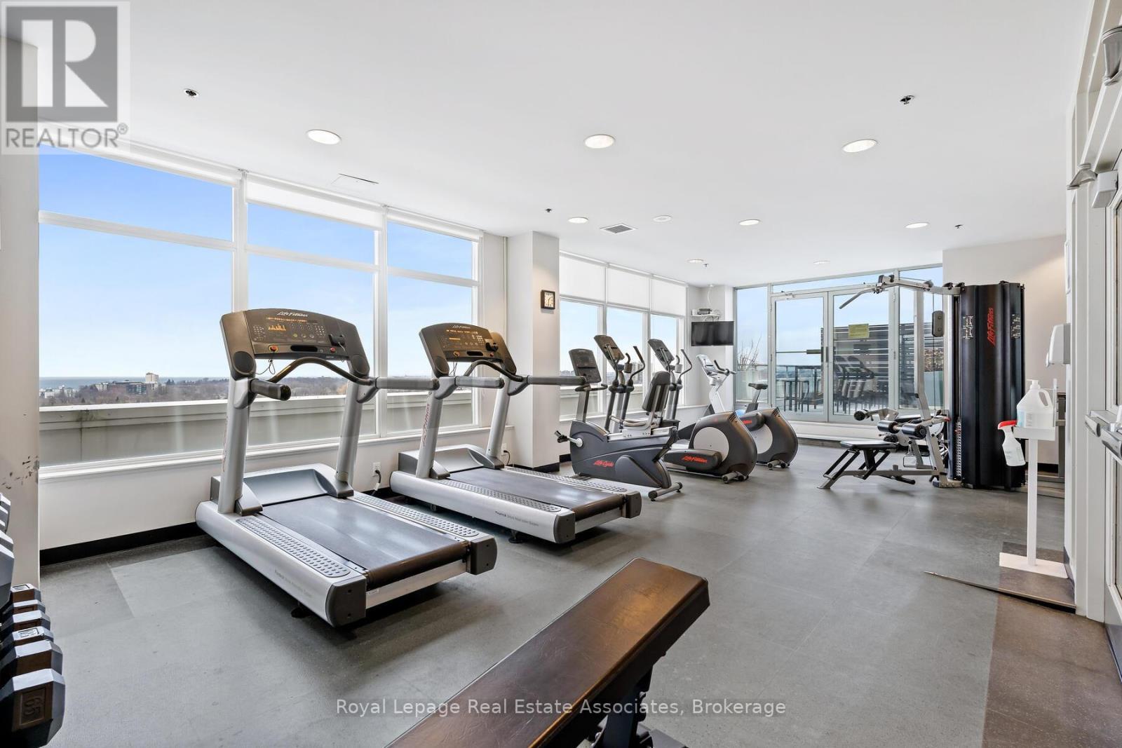 433 - 200 Manitoba Street, Toronto, ON - Indoor Photo Showing Gym Room