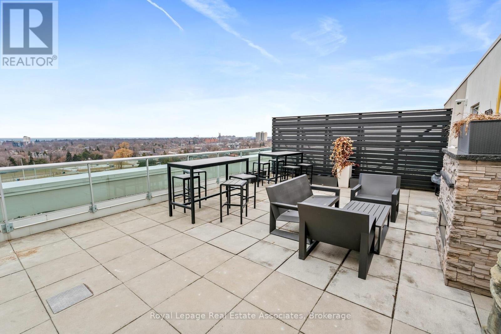 433 - 200 Manitoba Street, Toronto, ON - Outdoor