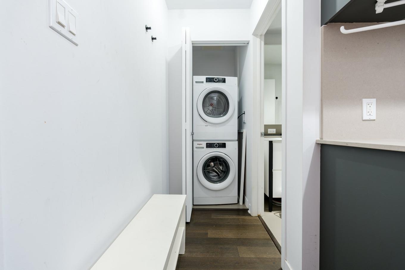 Laundry room - 209-1160 Rue Mackay, Montréal (Ville-Marie), QC - Indoor Photo Showing Laundry Room