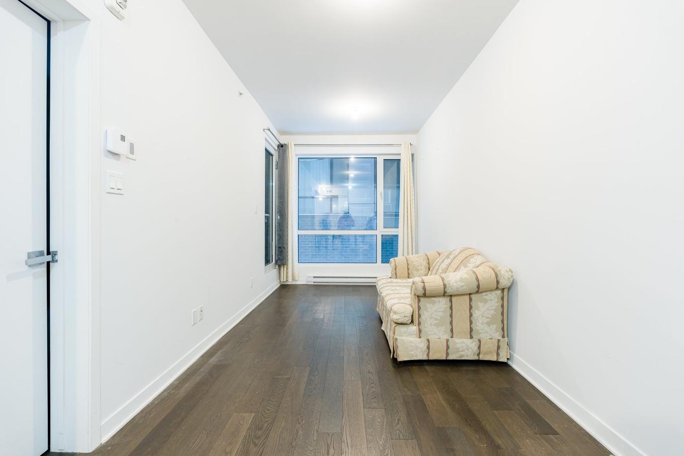 Living room - 209-1160 Rue Mackay, Montréal (Ville-Marie), QC - Indoor Photo Showing Other Room