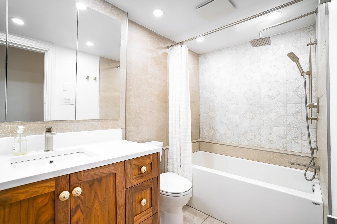 Salle de bains - 202-2800A Rue St-Patrick, Montréal (Le Sud-Ouest), QC - Indoor Photo Showing Bathroom