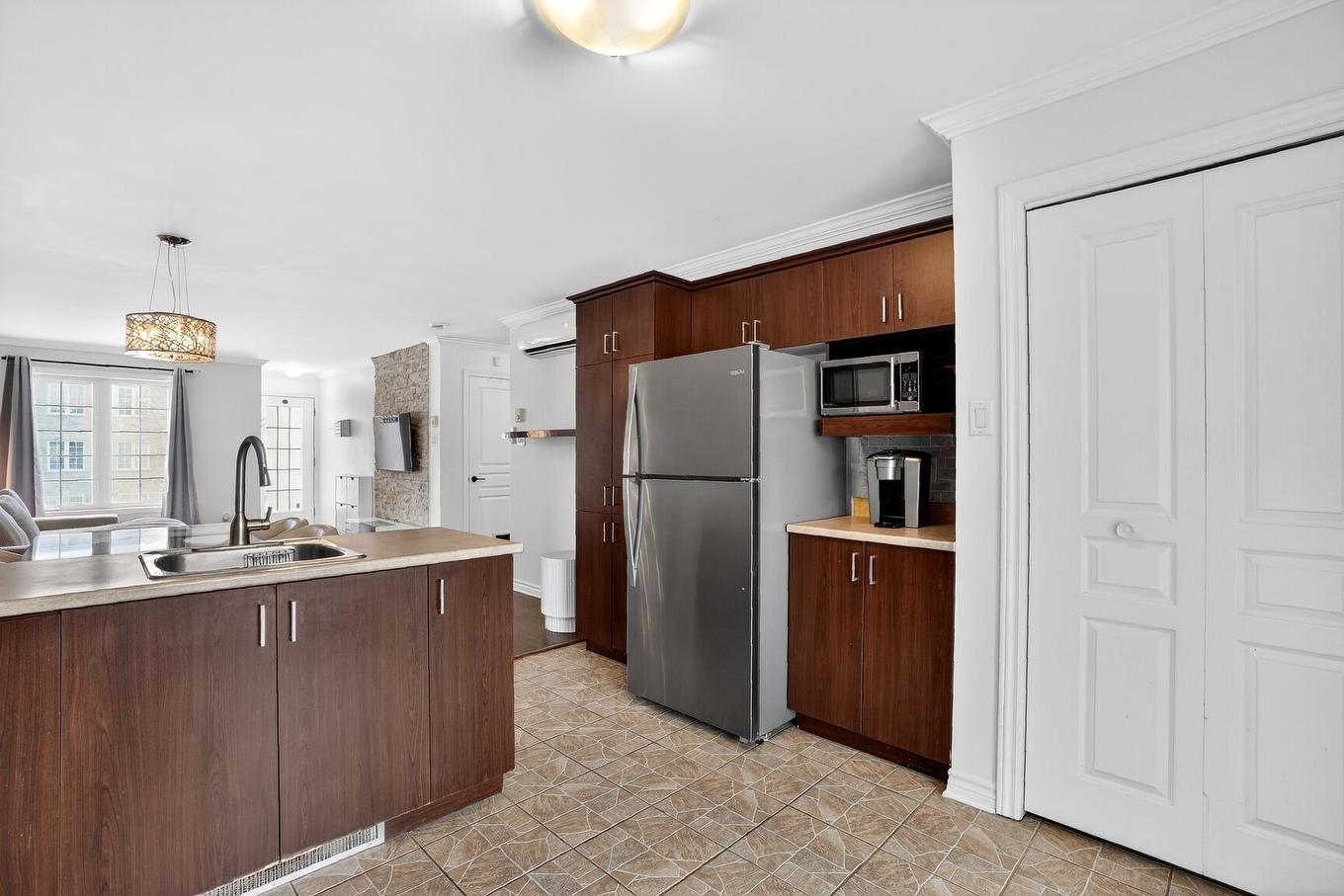 Kitchen - 103 Rue Deschambault, Saint-Jérôme, QC - Indoor Photo Showing Kitchen