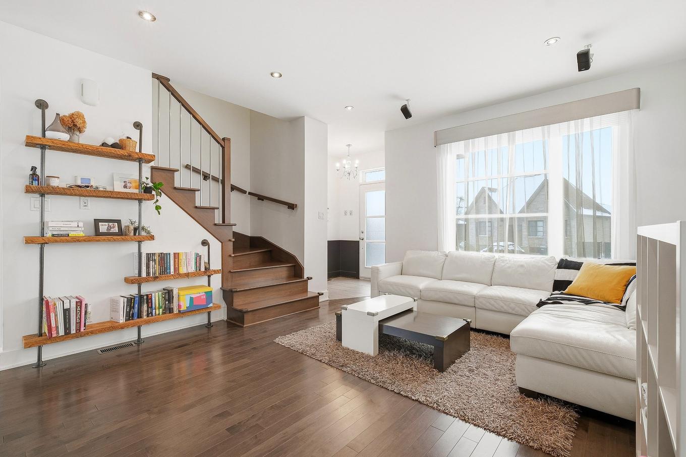 Living room - 3053 Rue Des Nénuphars, Marieville, QC - Indoor Photo Showing Living Room