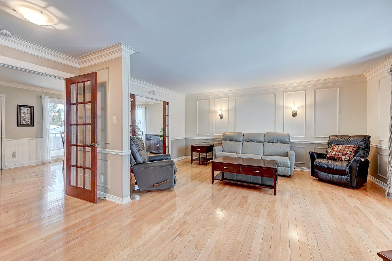 Salon - 1649 Rue Labonté, Chambly, QC - Indoor Photo Showing Living Room