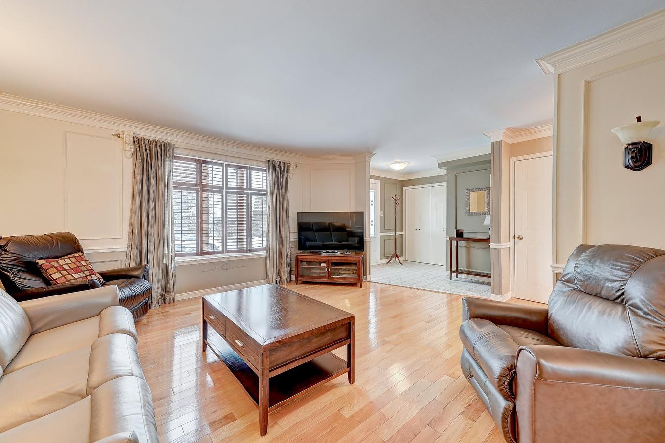 Salon - 1649 Rue Labonté, Chambly, QC - Indoor Photo Showing Living Room