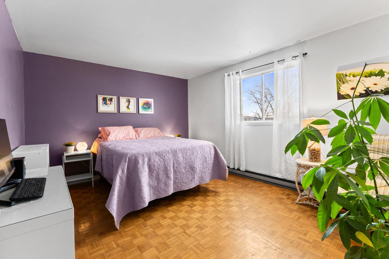 Bedroom - 13872 Rue Forsyth, Montréal (Rivière-Des-Prairies/Pointe-Aux-Trembles), QC - Indoor Photo Showing Bedroom