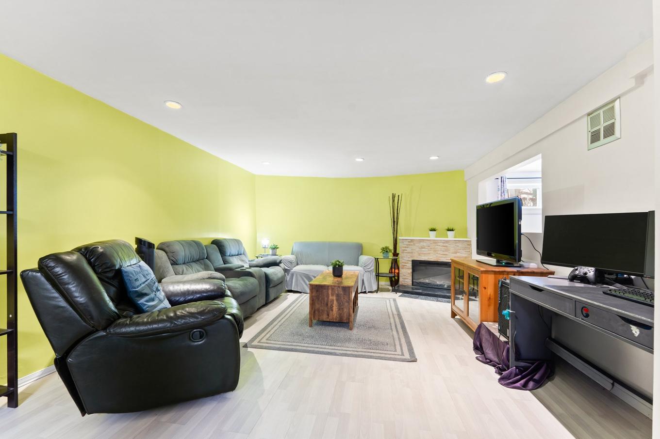 Basement - 13872 Rue Forsyth, Montréal (Rivière-Des-Prairies/Pointe-Aux-Trembles), QC - Indoor With Fireplace