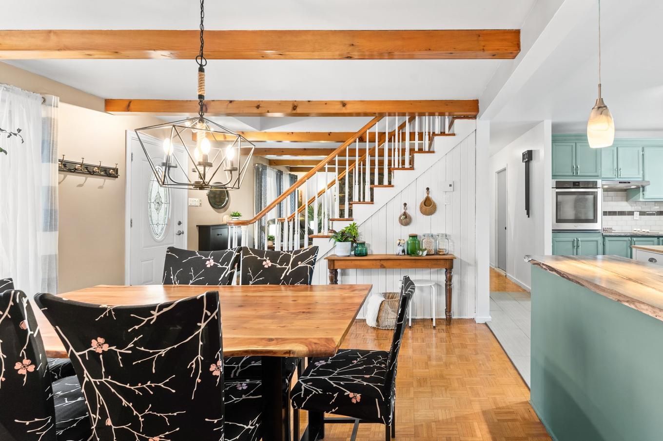 Dining room - 13872 Rue Forsyth, Montréal (Rivière-Des-Prairies/Pointe-Aux-Trembles), QC - Indoor Photo Showing Dining Room