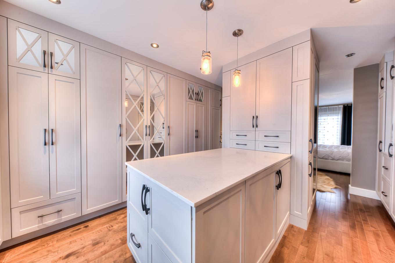 Walk-in closet - 16620 Rue Iberville, Mirabel, QC - Indoor Photo Showing Other Room