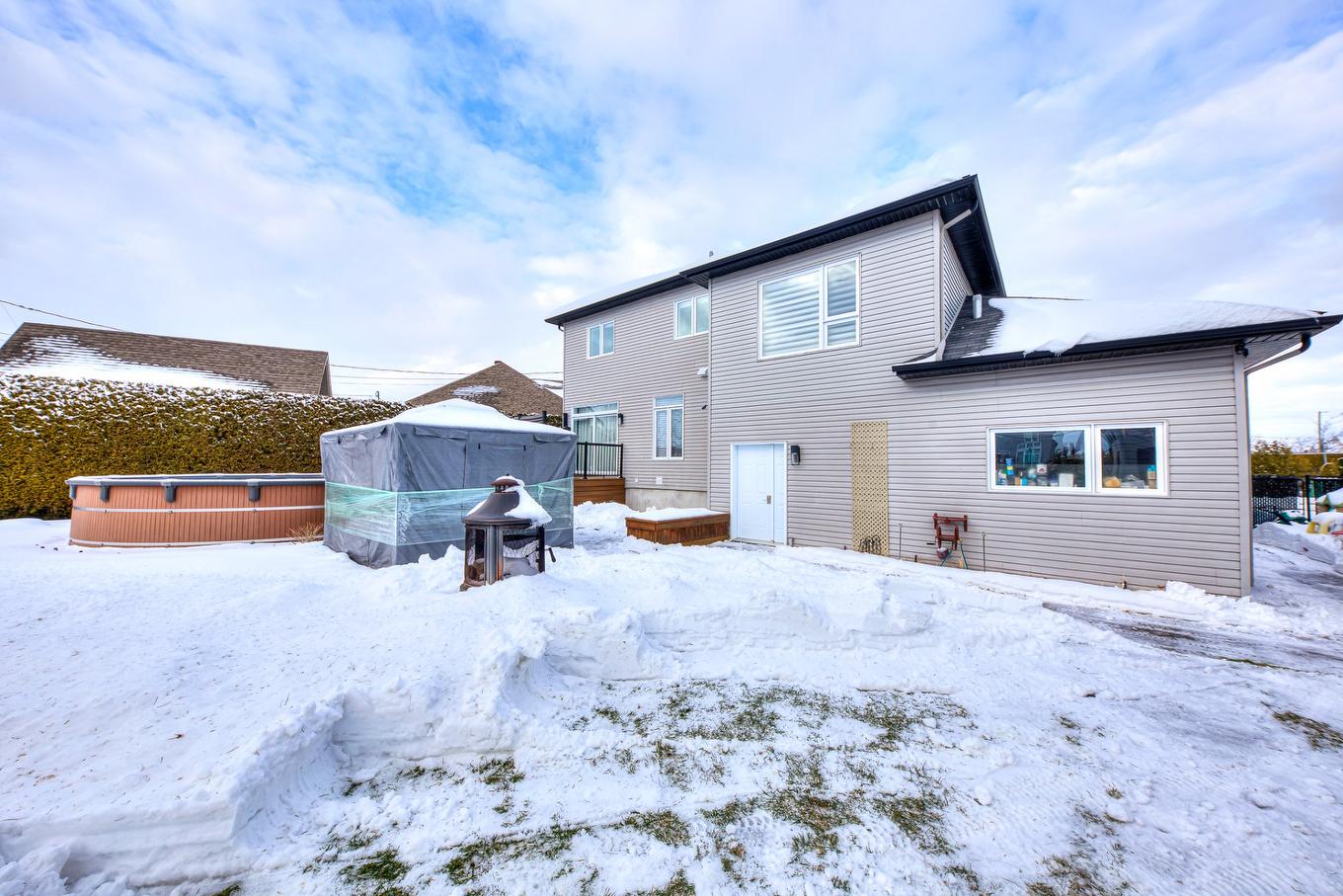 Back facade - 16620 Rue Iberville, Mirabel, QC - Outdoor With Exterior