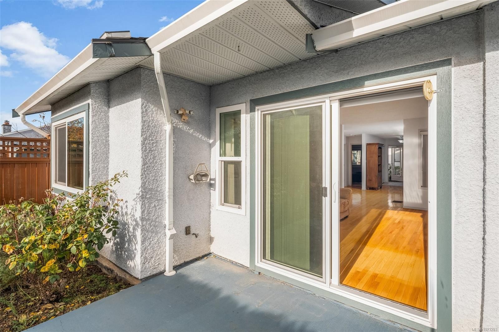 6-10084 Third St, Sidney, BC