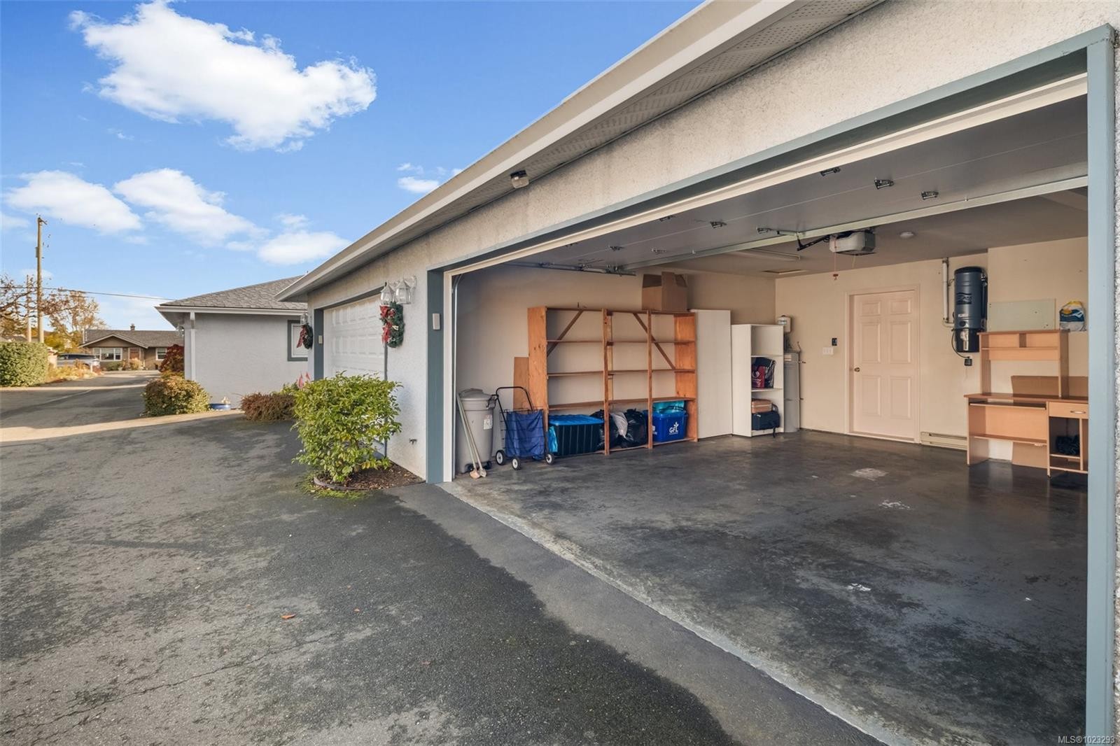 6-10084 Third St, Sidney, BC