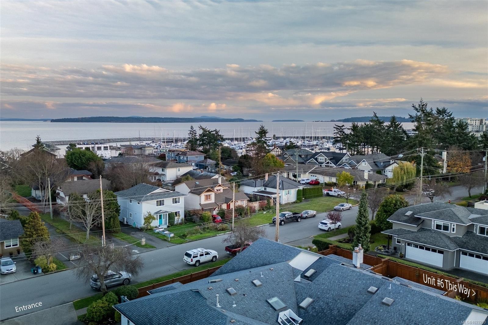 6-10084 Third St, Sidney, BC