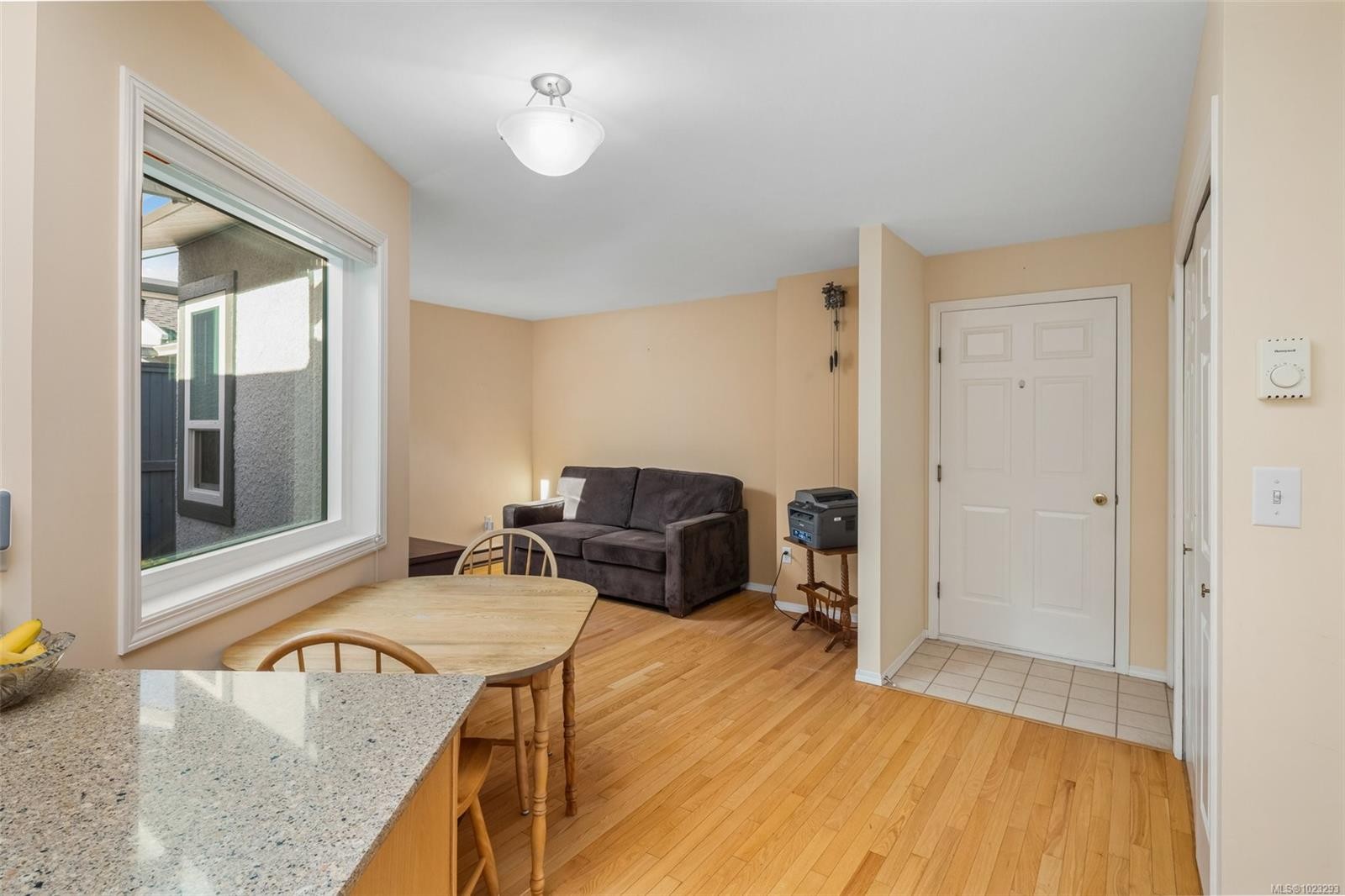 6-10084 Third St, Sidney, BC