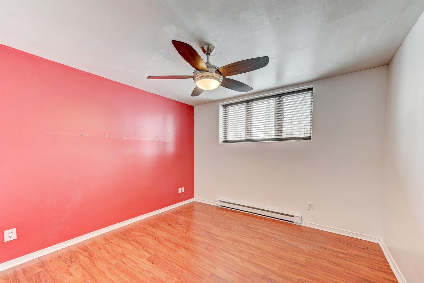 Primary bedroom - 102-95 Rue Beauséjour, La Prairie, QC - Indoor Photo Showing Other Room