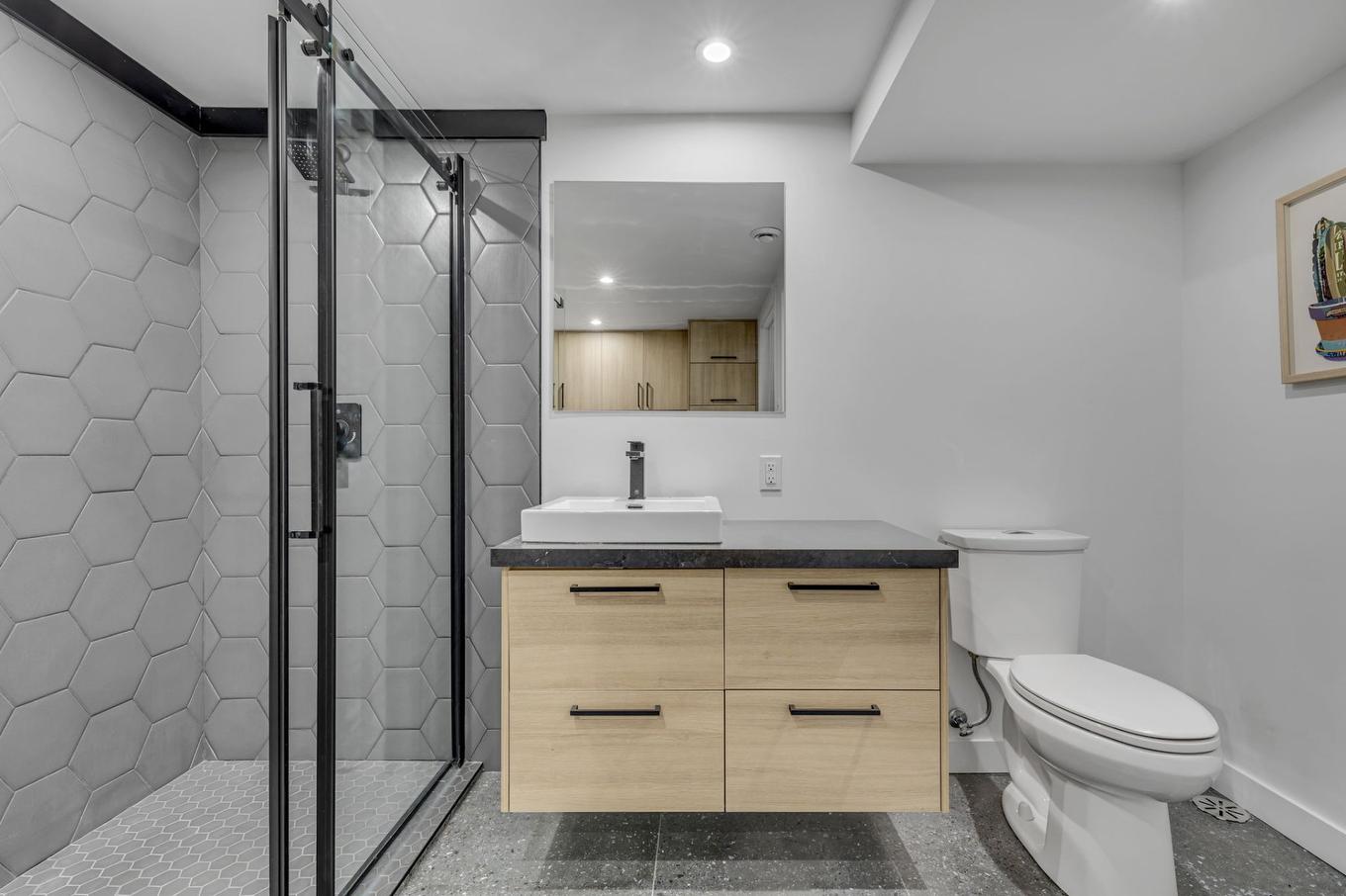 Salle de bains - 9165 Av. De Lucerne, Québec (Charlesbourg), QC - Indoor Photo Showing Bathroom