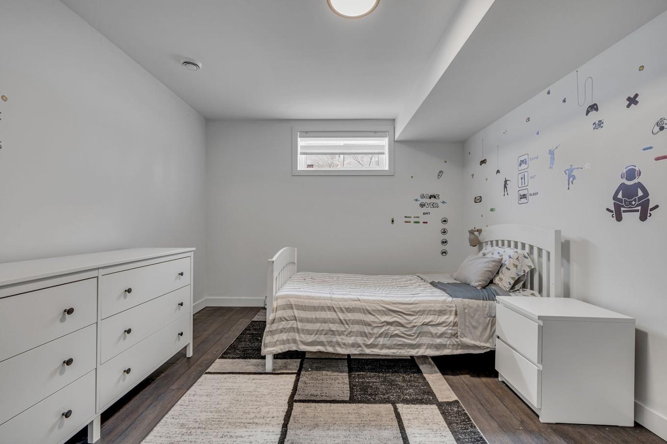 Chambre à coucher - 9165 Av. De Lucerne, Québec (Charlesbourg), QC - Indoor Photo Showing Bedroom