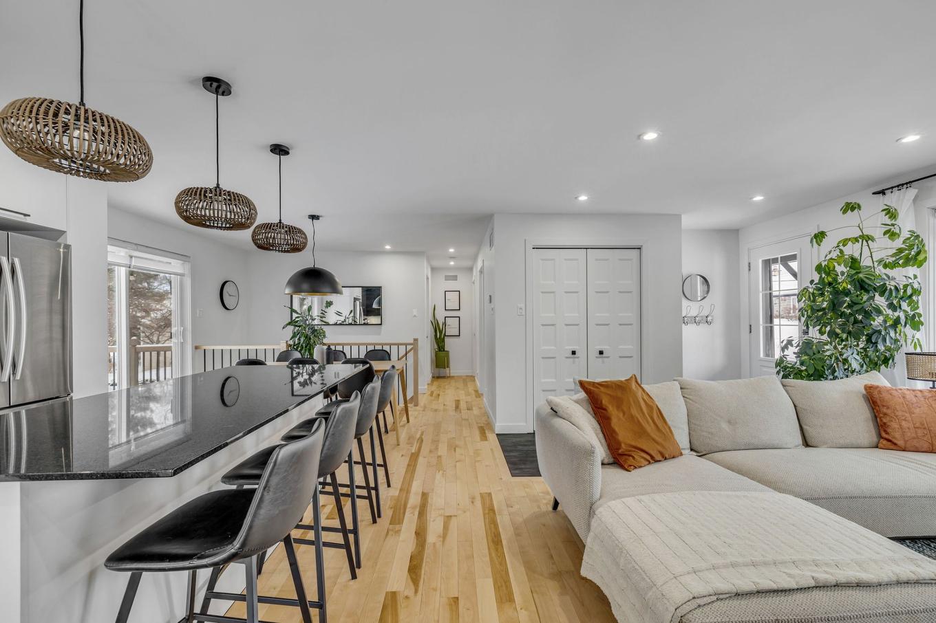 Salon - 9165 Av. De Lucerne, Québec (Charlesbourg), QC - Indoor