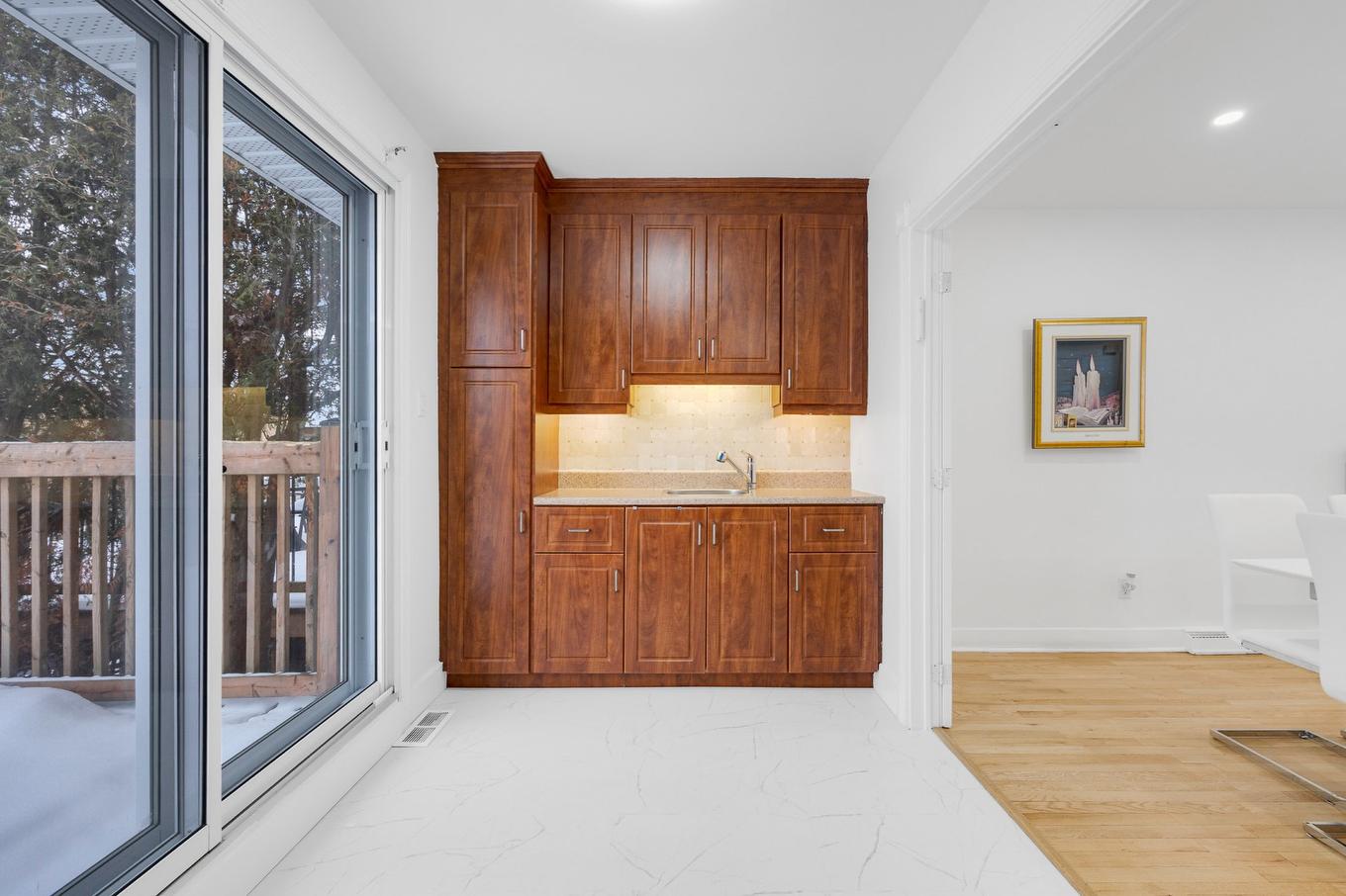 Cuisine - 5627 Av. Melling, Côte-Saint-Luc, QC - Photo Showing Other Room