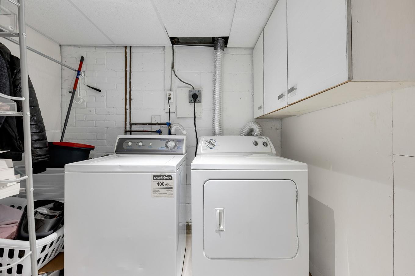 Salle de lavage - 5627 Av. Melling, Côte-Saint-Luc, QC - Indoor Photo Showing Laundry Room