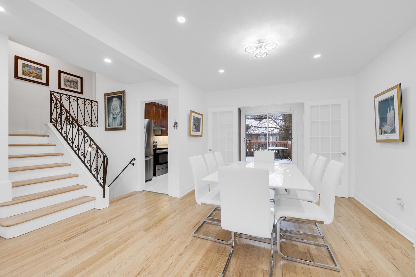 Coin-repas - 5627 Av. Melling, Côte-Saint-Luc, QC - Indoor