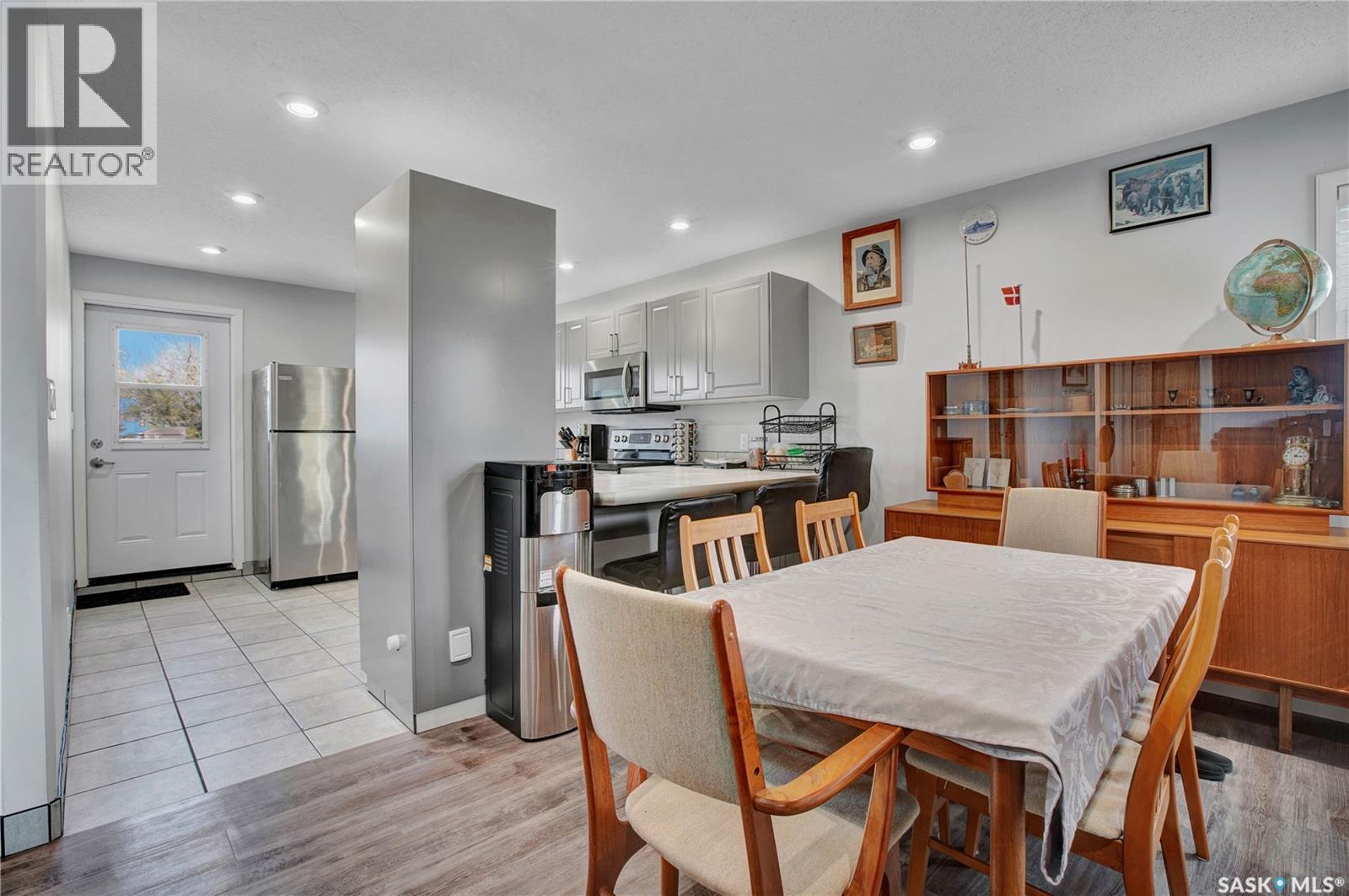3102 Caen Street, Saskatoon, SK - Indoor Photo Showing Dining Room