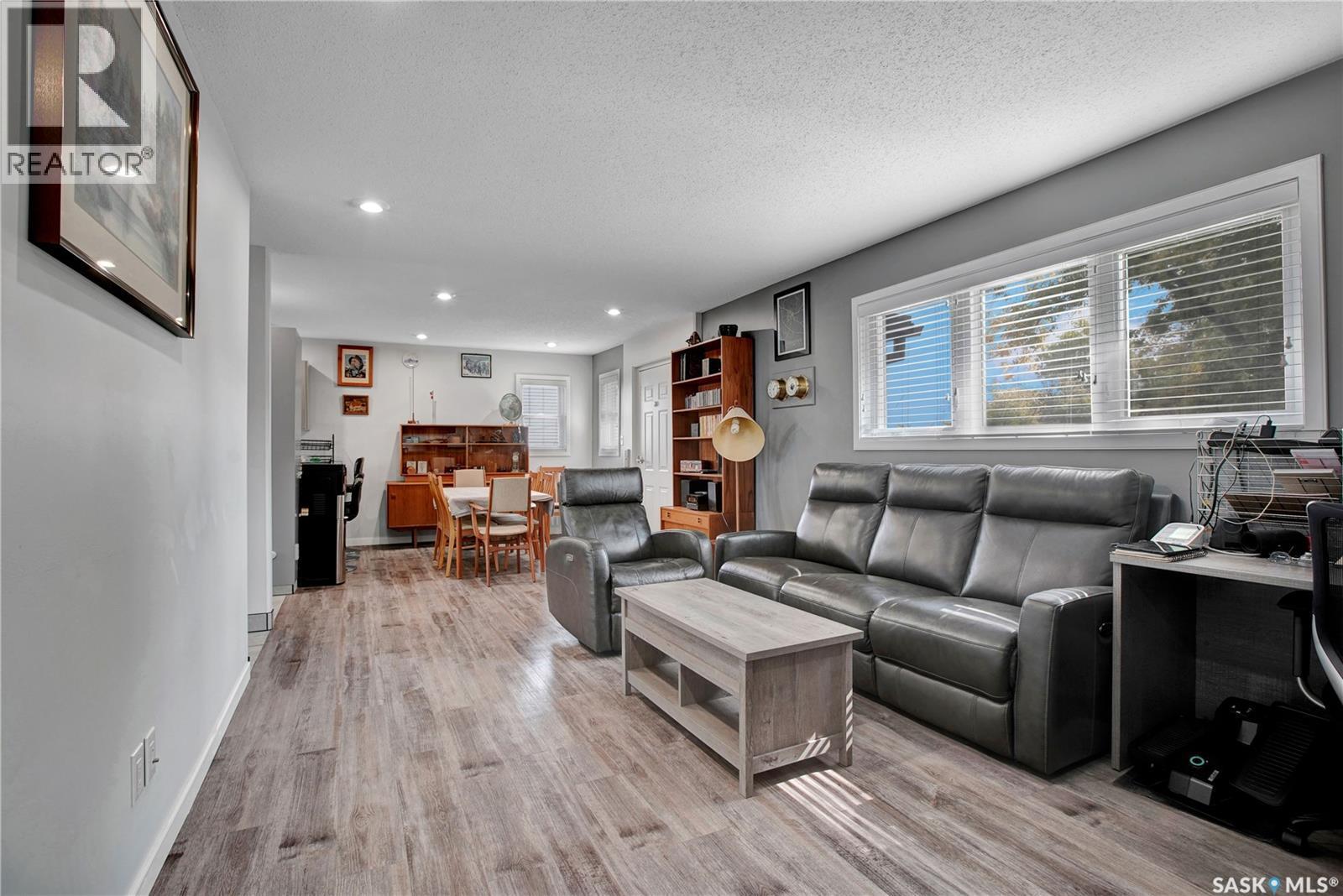 3102 Caen Street, Saskatoon, SK - Indoor Photo Showing Living Room