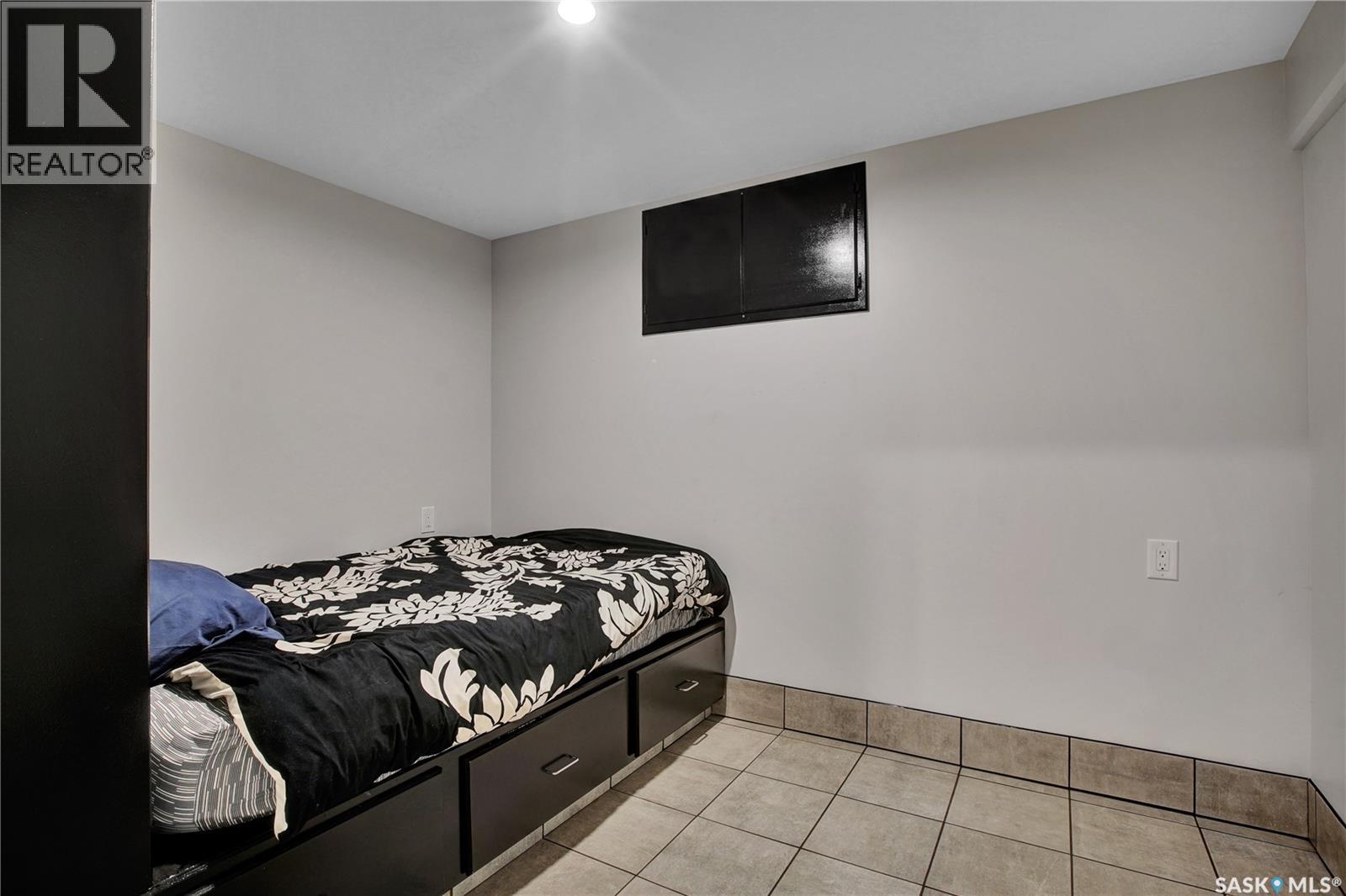 3102 Caen Street, Saskatoon, SK - Indoor Photo Showing Bedroom
